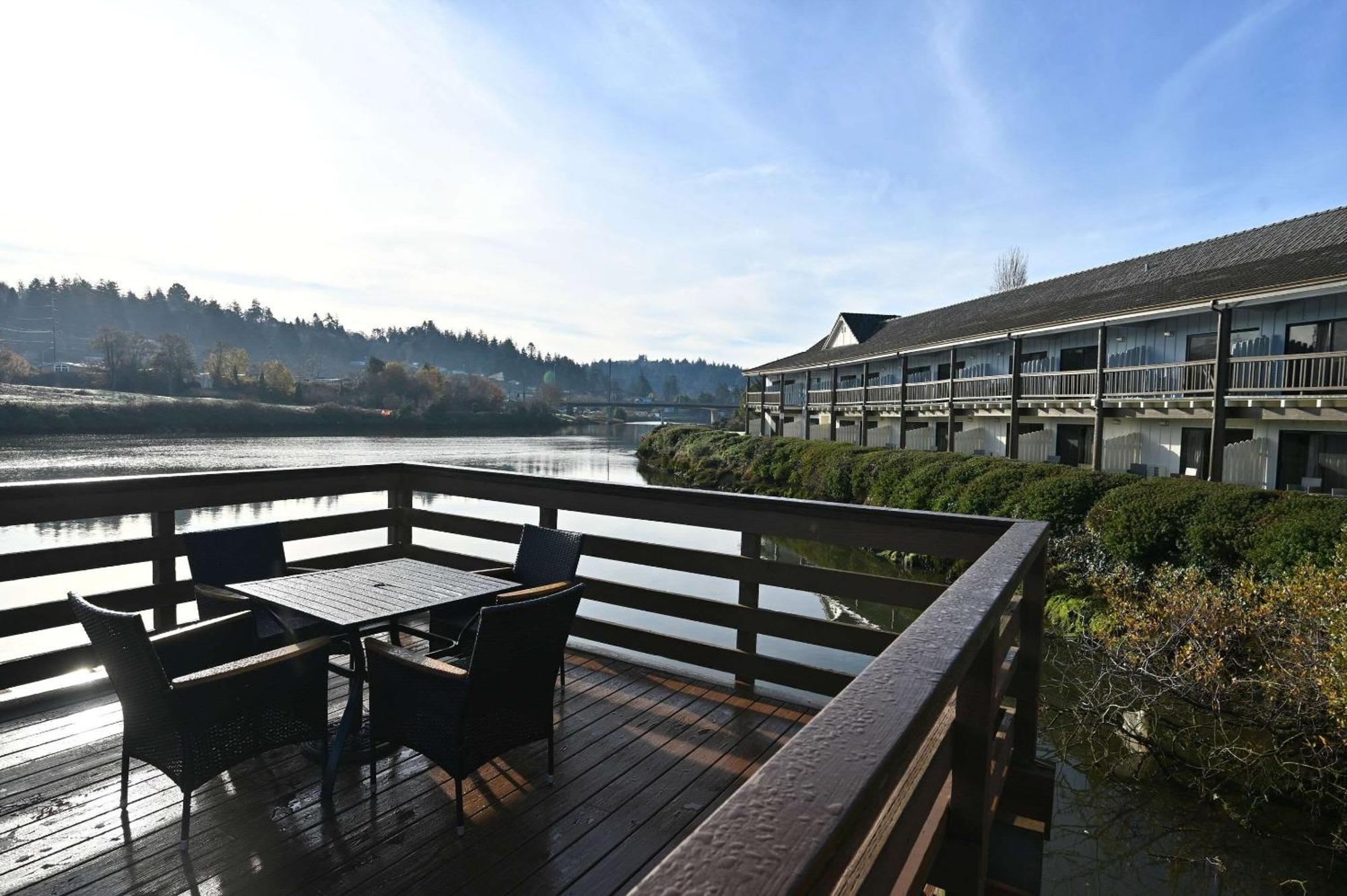 קוס ביי Edgewater Inn And Suites, Ascend Hotel Collection מראה חיצוני תמונה
