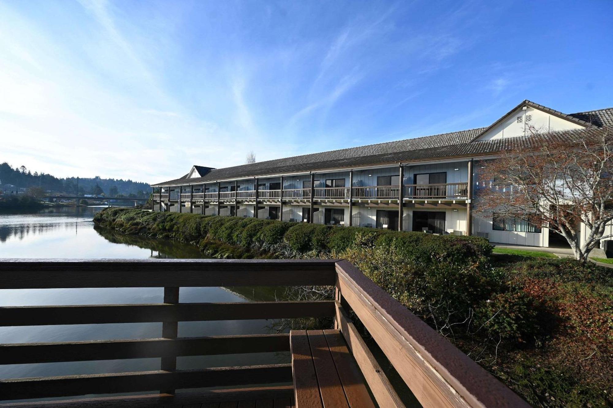קוס ביי Edgewater Inn And Suites, Ascend Hotel Collection מראה חיצוני תמונה