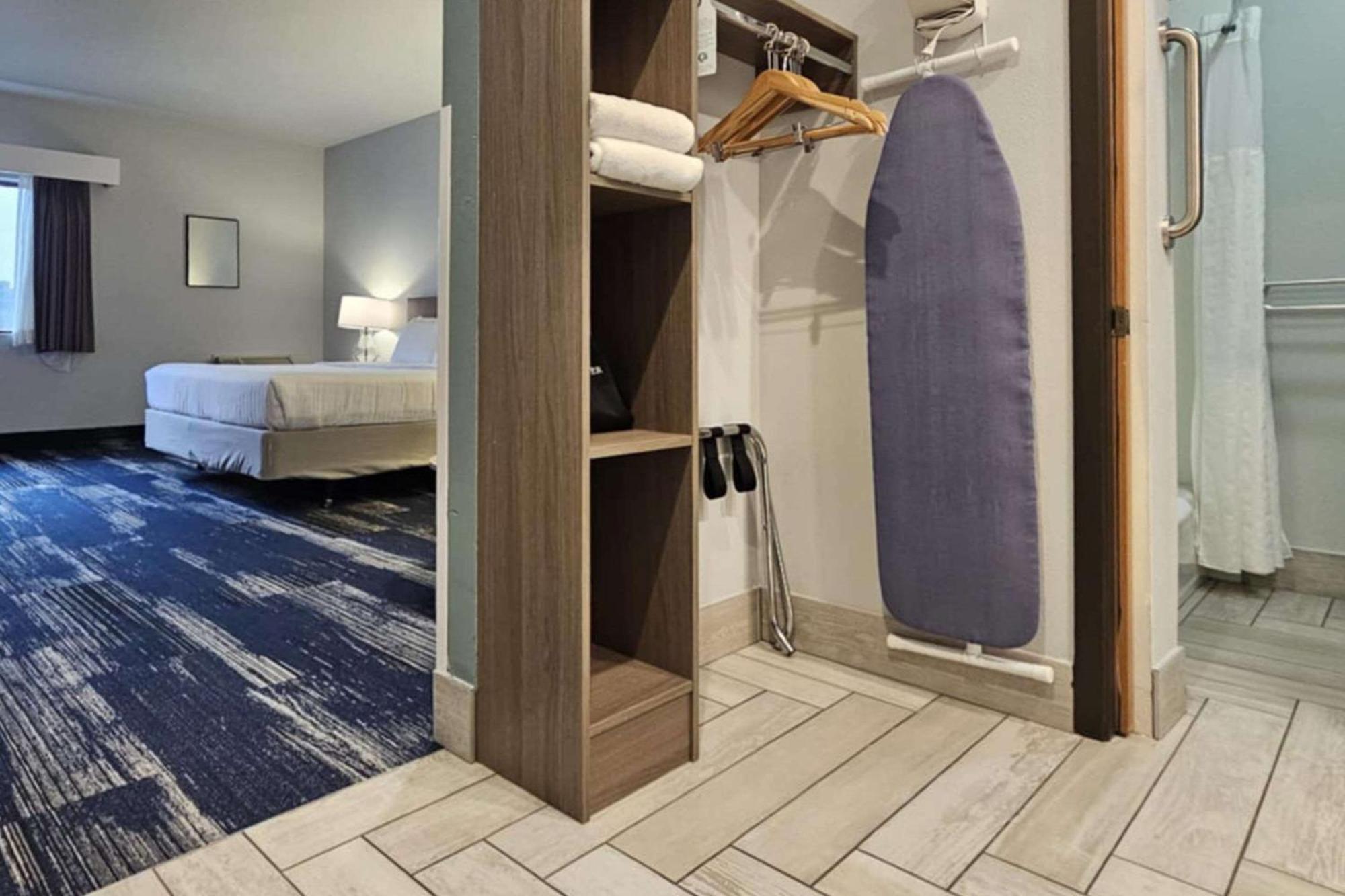 קוס ביי Edgewater Inn And Suites, Ascend Hotel Collection מראה חיצוני תמונה